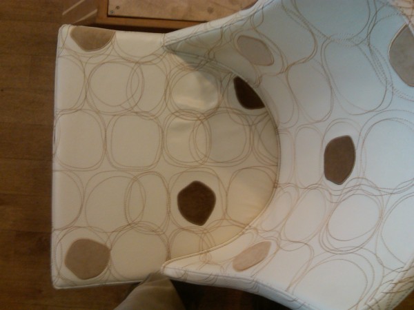 IMG00218-20110715-1306.jpg (467.37 KiB) Viewed 434716 times Indeed! It requires a narrow gear to take place in one of those!